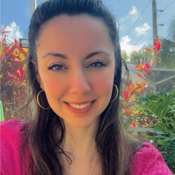 Meet your Posher, Kari - Picture 1 of 1